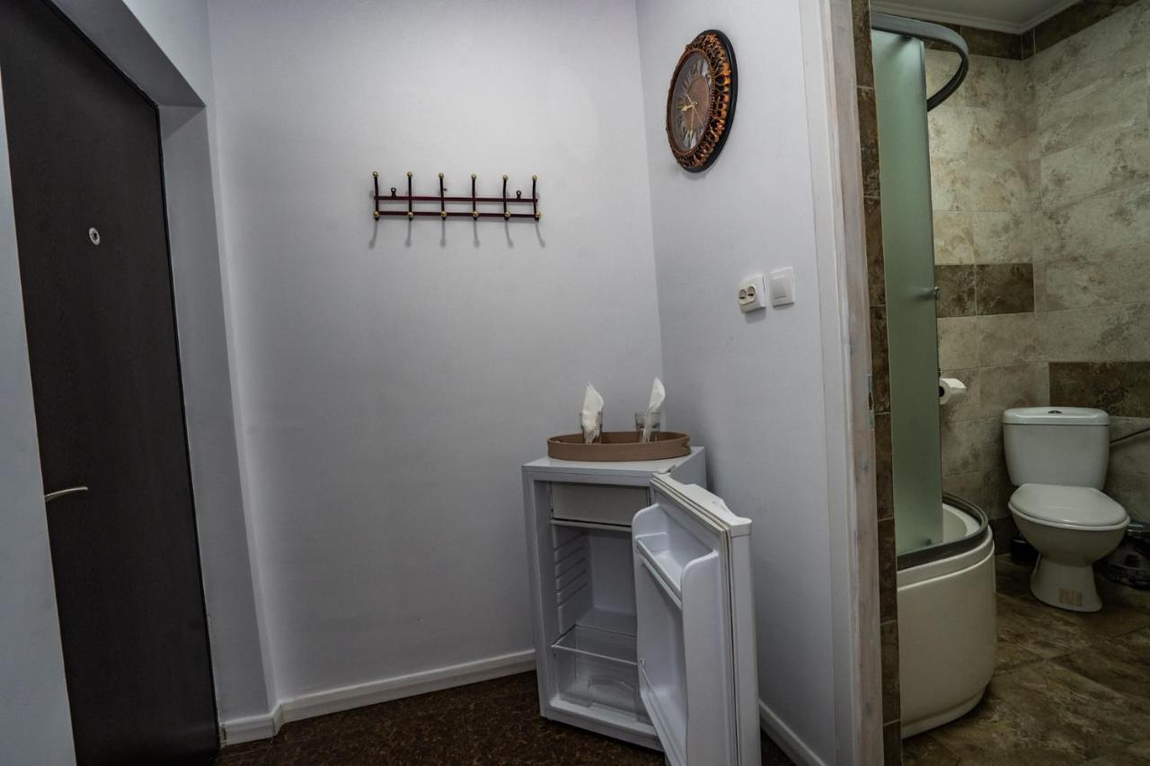 Отель Casa Del Flor Костинешти Экстерьер фото