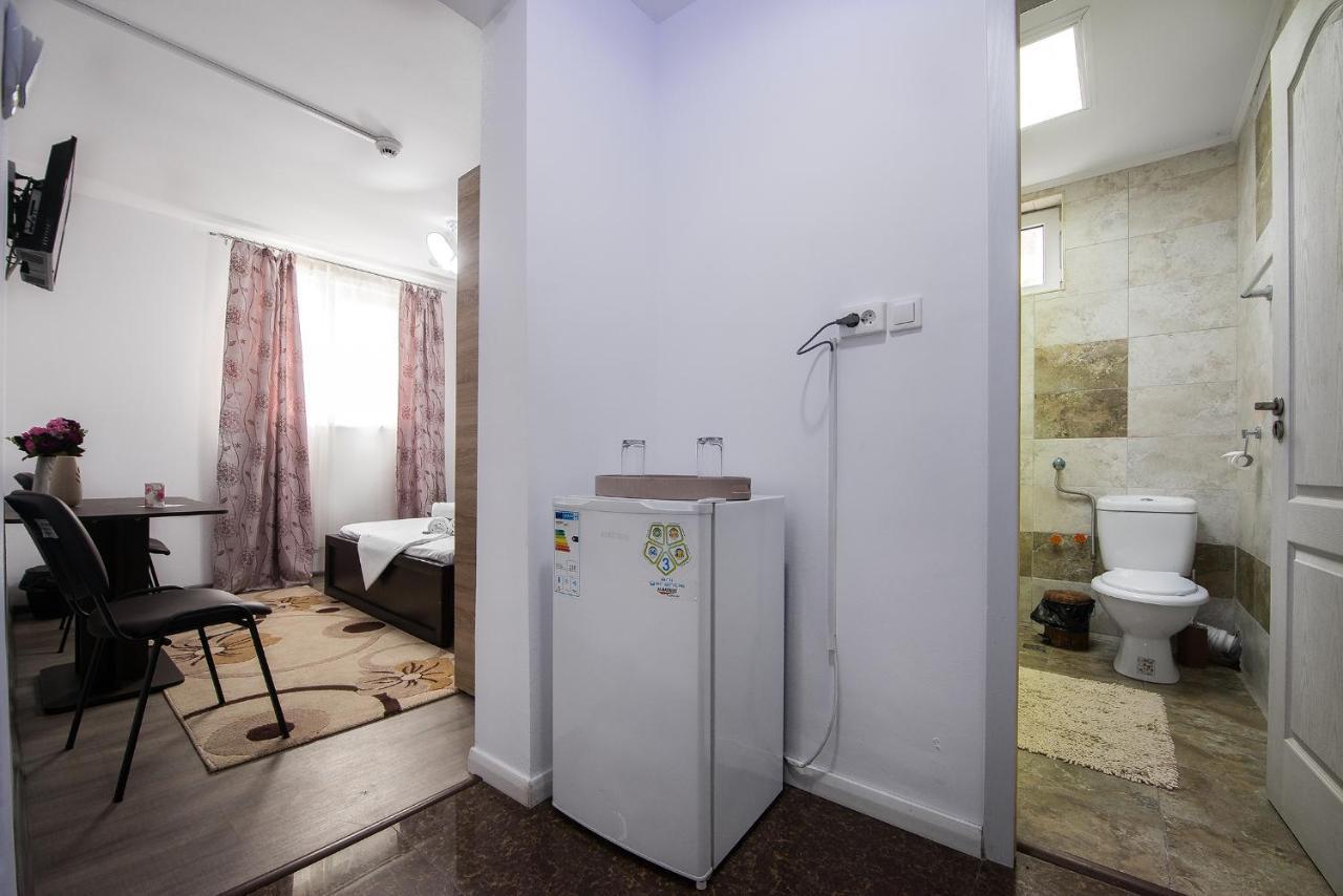 Отель Casa Del Flor Костинешти Экстерьер фото